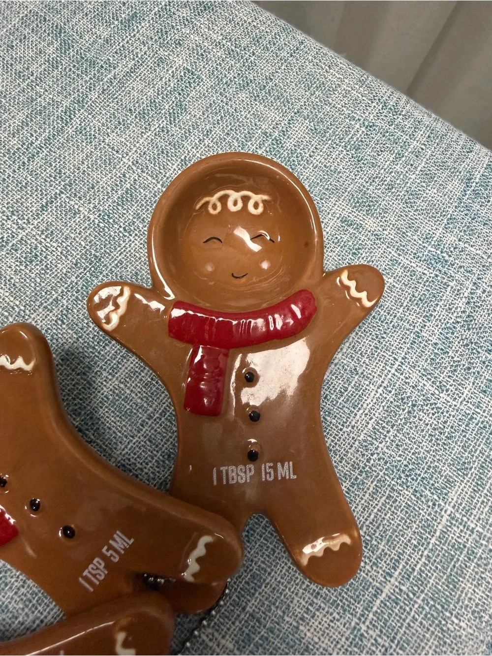 Adorable Gingerbread Man Measuring Spoon Set Ceramic Christmas Kitchen Decor